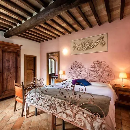 Croce Di Mezzo Farm stay
