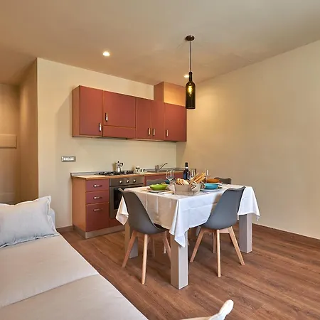 Croce Di Mezzo Farm stay *