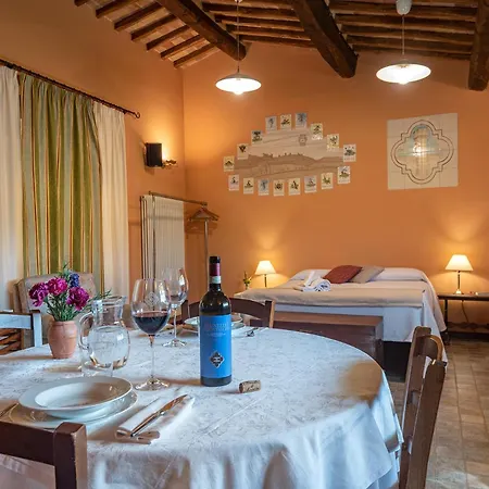 Croce Di Mezzo Farm stay *