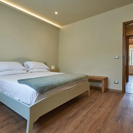 Croce Di Mezzo Farm stay *