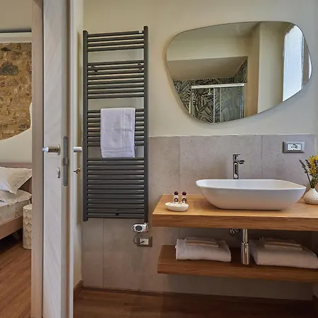 Croce Di Mezzo Farm stay Montalcino
