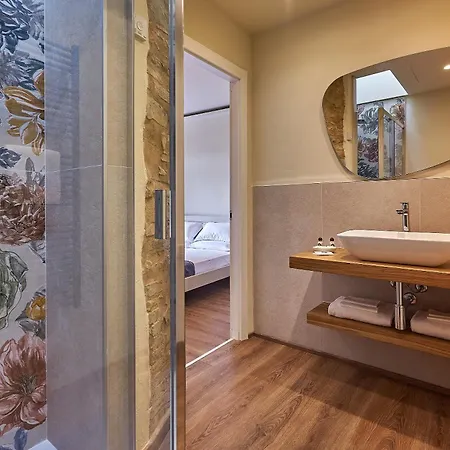 Croce Di Mezzo Farm stay